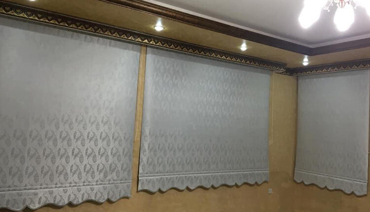 عامل تركيب ستائر مبارك الكبير بالكويت